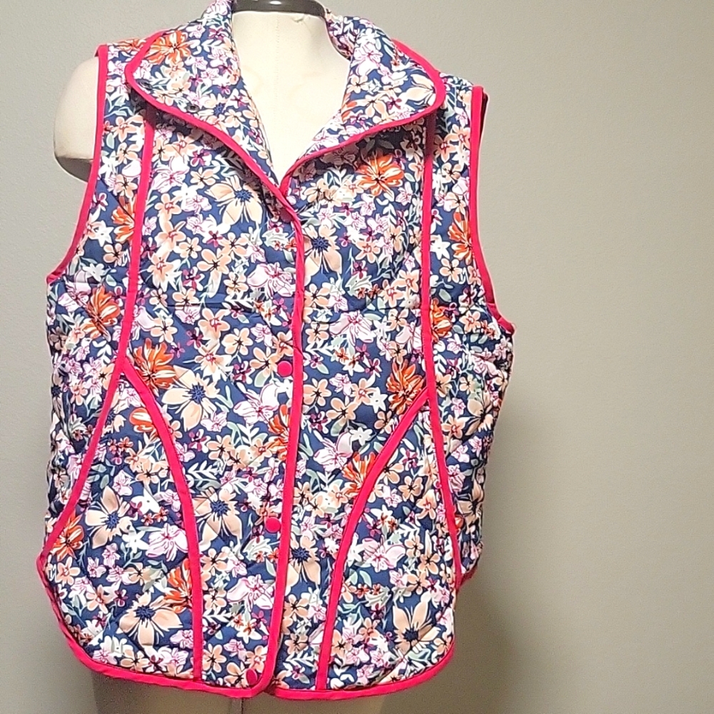 Dokotoo Women's Quilted Vest Lightweight Button-Down Cropped Puffer Vest